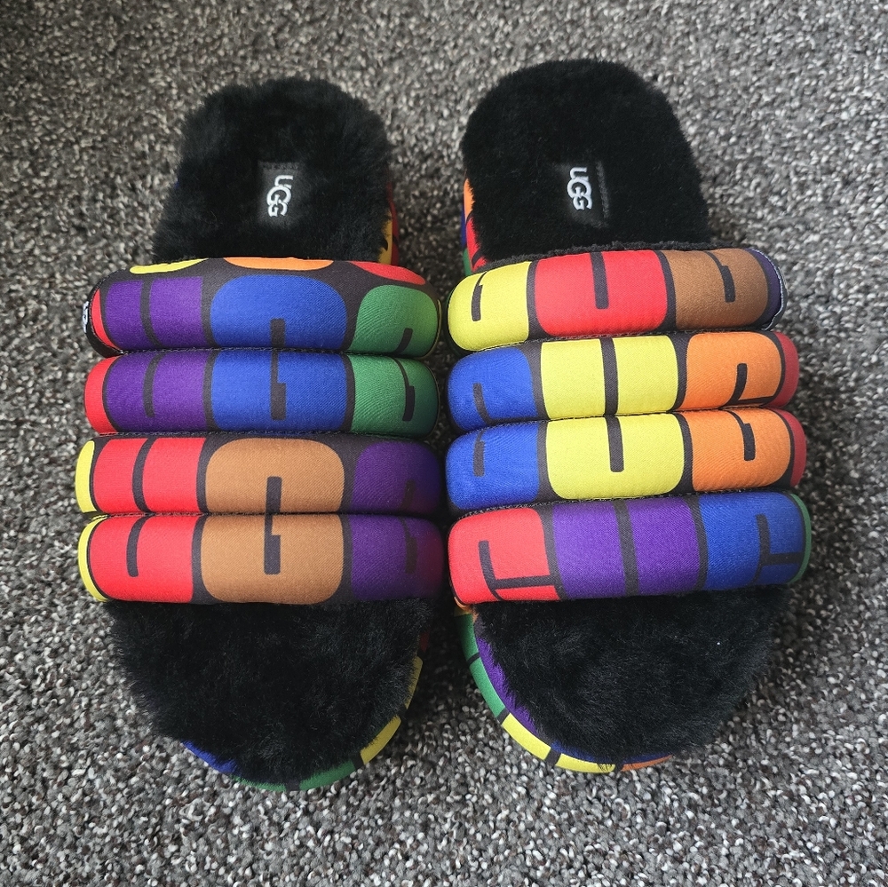 UGG Woman Pride Logo Maxi Slide Slippers Size 7